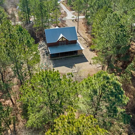 Blossom Belle Lodge Luxury Cabin 4 Bedroom, 3.5 Bath Sleeps 11